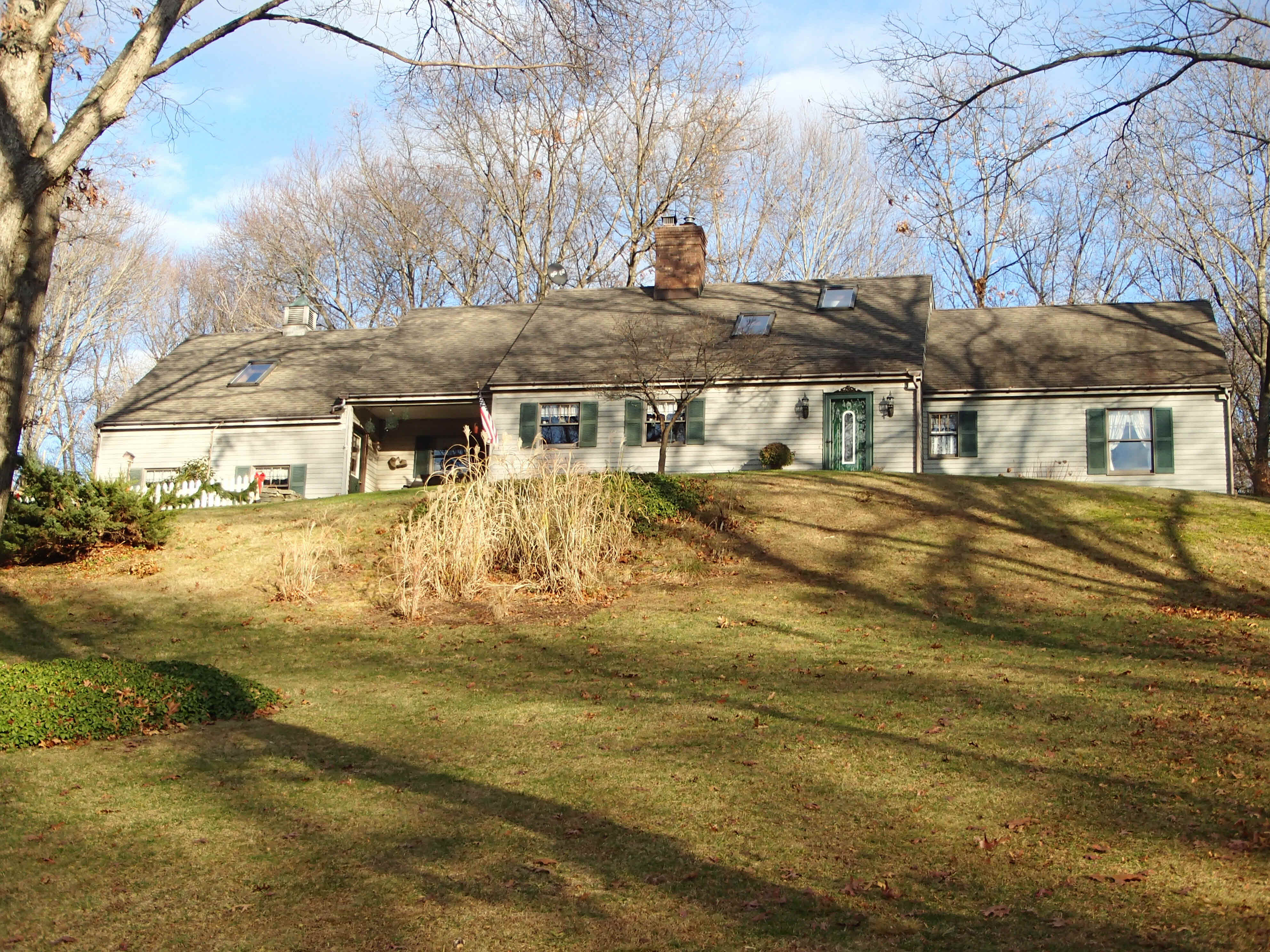 Building photograph for 170 BLUEBERRY HILL RD